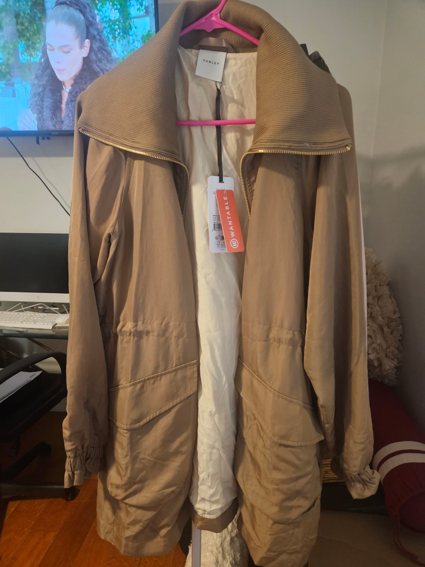 Brand New Yarley Taupe colored zip up jacket size large